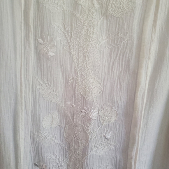Sundance cataloge white cotton Gauze embroidered dress, size medium - Picture 11 of 12
